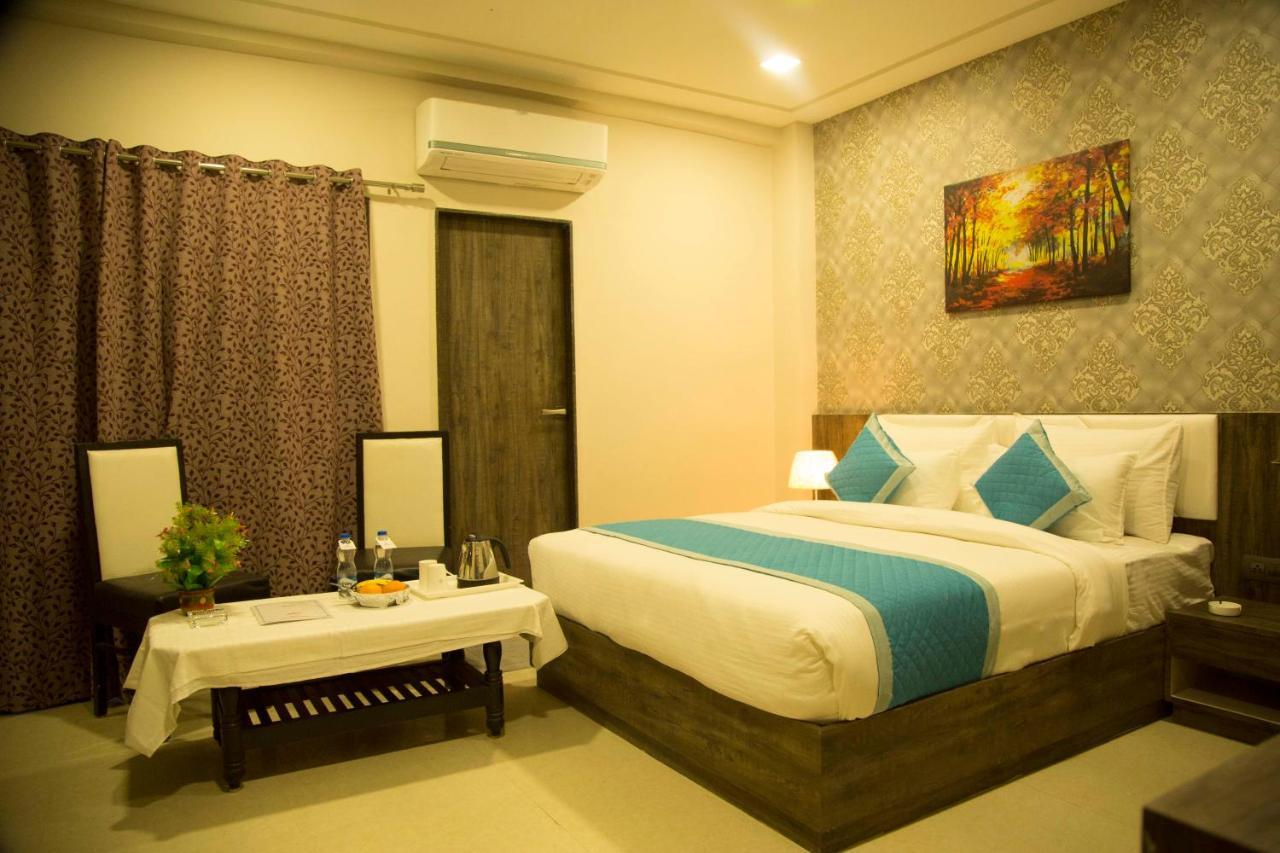 Hotel The Mewar Dabok Exterior foto