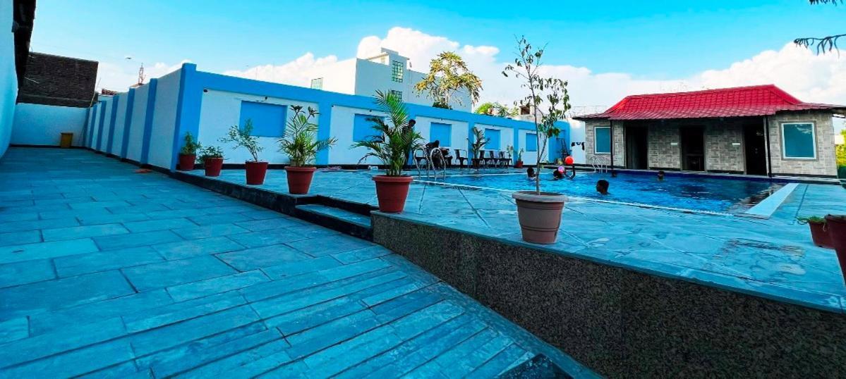 Hotel The Mewar Dabok Exterior foto