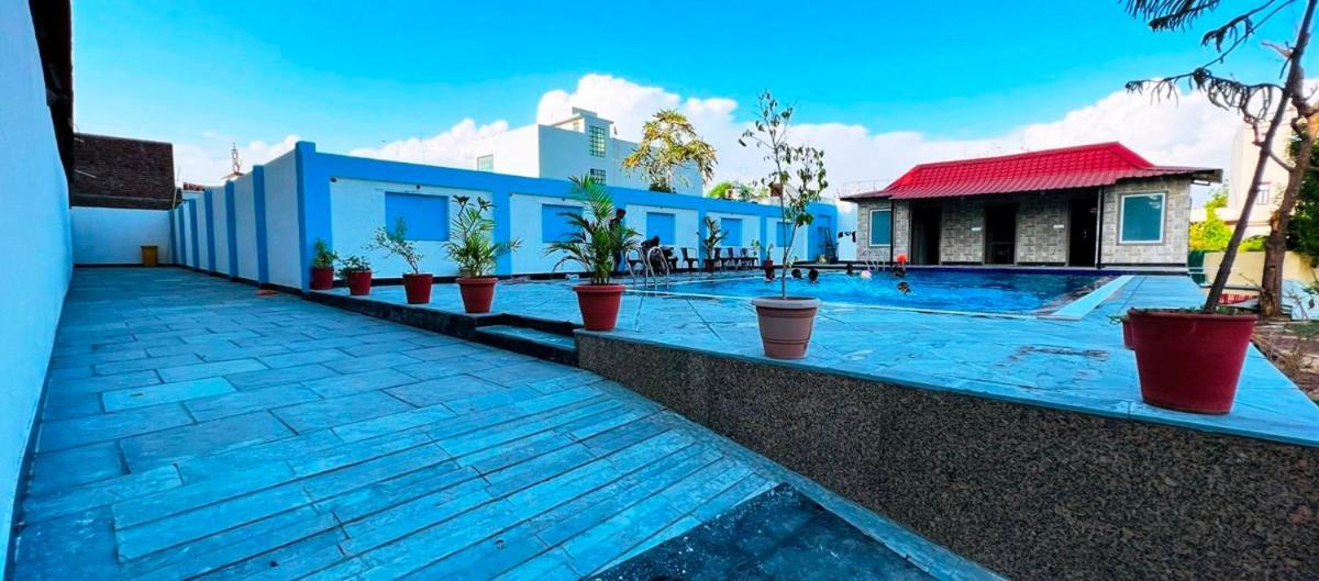 Hotel The Mewar Dabok Exterior foto