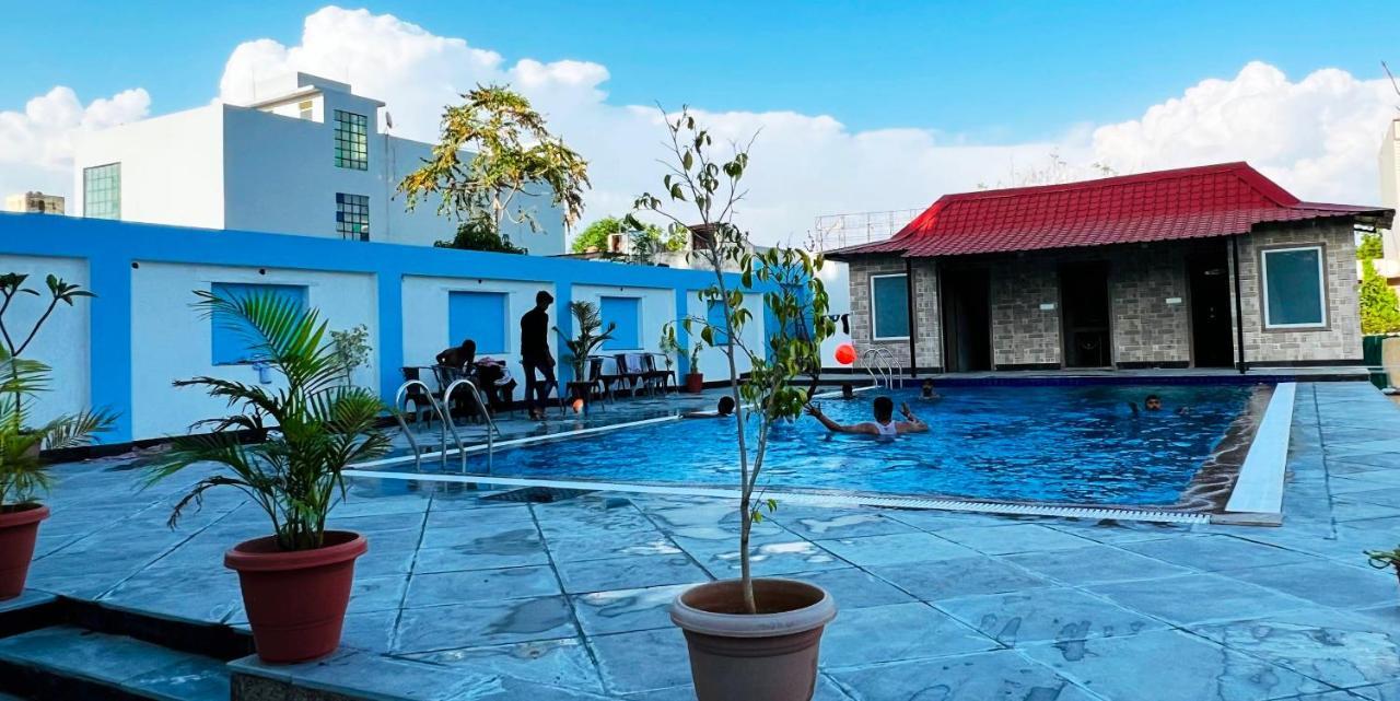 Hotel The Mewar Dabok Exterior foto